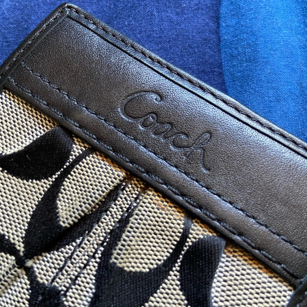Coach Wallet - Picture 4 of 4